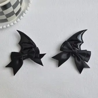 Devil Horn Bat Wing Hair Clips – Black & Red Bow Hairpins for Cute Halloween Cosplay & Gothic Styling 2pce black