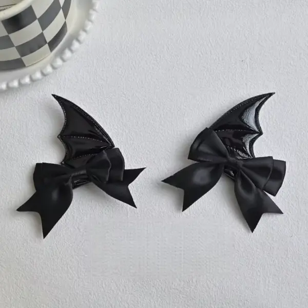 Devil Horn Bat Wing Hair Clips – Black & Red Bow Hairpins for Cute Halloween Cosplay & Gothic Styling 2pce black