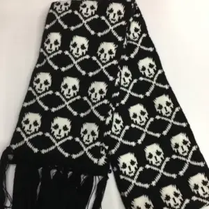 Gothic Skull Knitted Scarf – Black & White Skeleton Winter Wrap with Tassels for Women & Men A