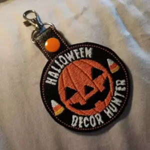 Halloween Decor Hunter Pumpkin Keychain white