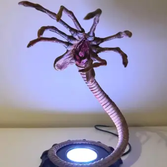 Horror Creature Tentacle Lamp – Color LED Sci-Fi Night Light for Halloween & Desk Decor dark light