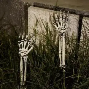 Skeleton Garden Stakes for Halloween Ground Insert Skull Head & Bony Hand Props for Yard Lawn & Path Decor on grass